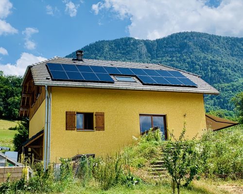 Image Autoconsommation avec vente de surplus installé par Cimes Énergies en Savoie