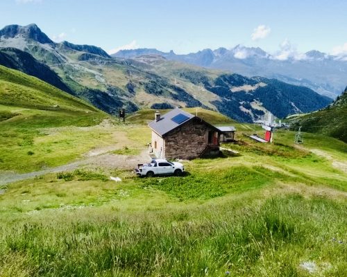 Image site isolé installé par Cimes Énergies à la Plagne